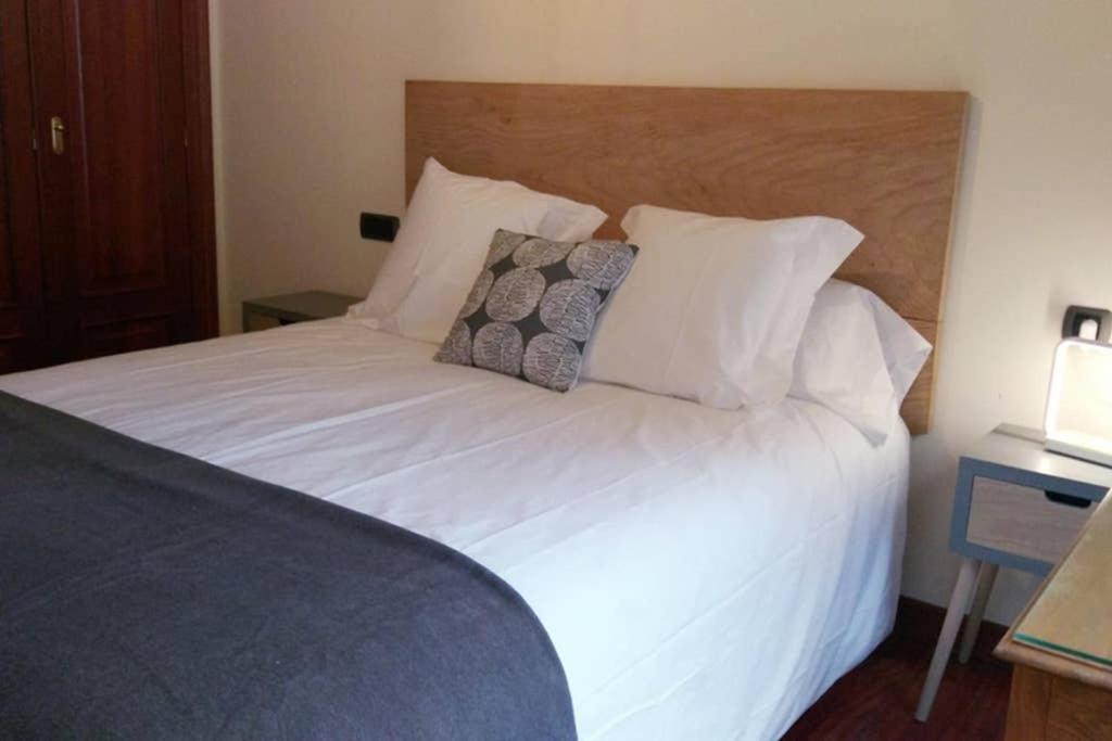 Apartamento Completo Con Parking Privado Y Wifi En San Roque Vigo Exterior photo